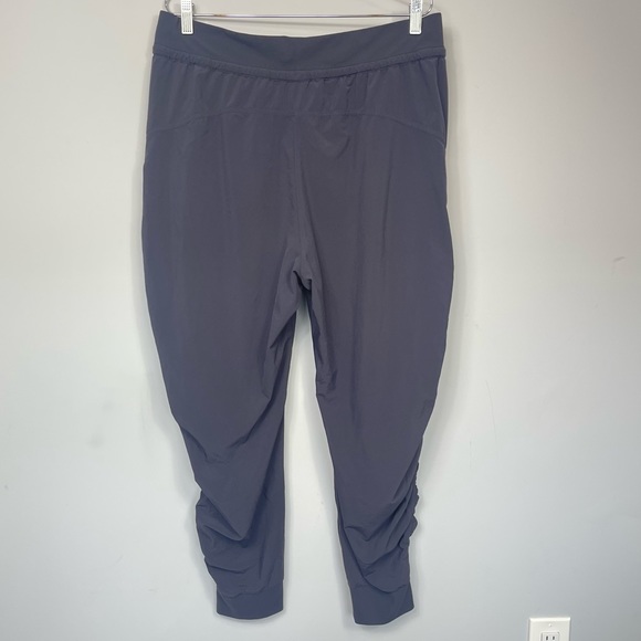 Athleta Attitude Pant Ruched Jogger Gray 384001 Size 14 Yoga Dance Travel Gym - Picture 6 of 12